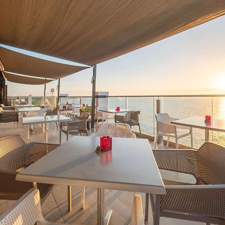 Ramada Suites By Wyndham Wailoaloa Beach Fiji Наді Екстер'єр фото