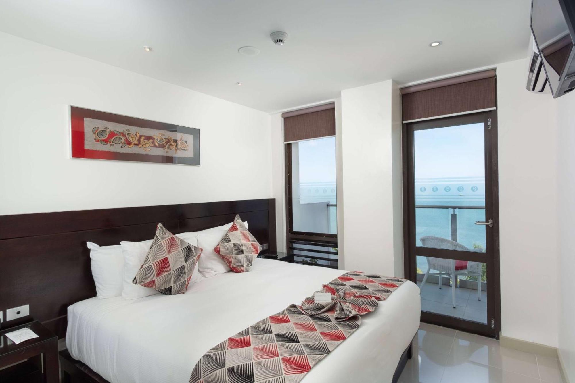 Ramada Suites By Wyndham Wailoaloa Beach Fiji Наді Екстер'єр фото