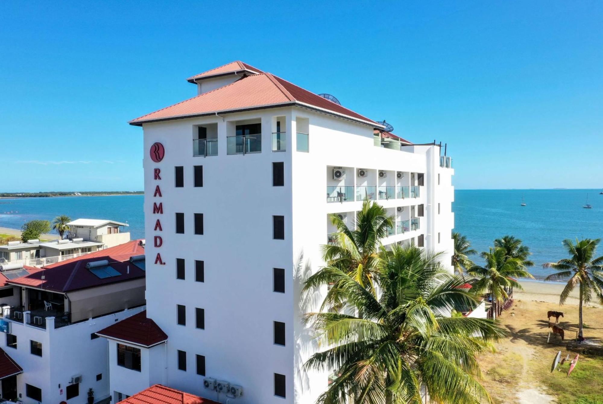 Ramada Suites By Wyndham Wailoaloa Beach Fiji Наді Екстер'єр фото