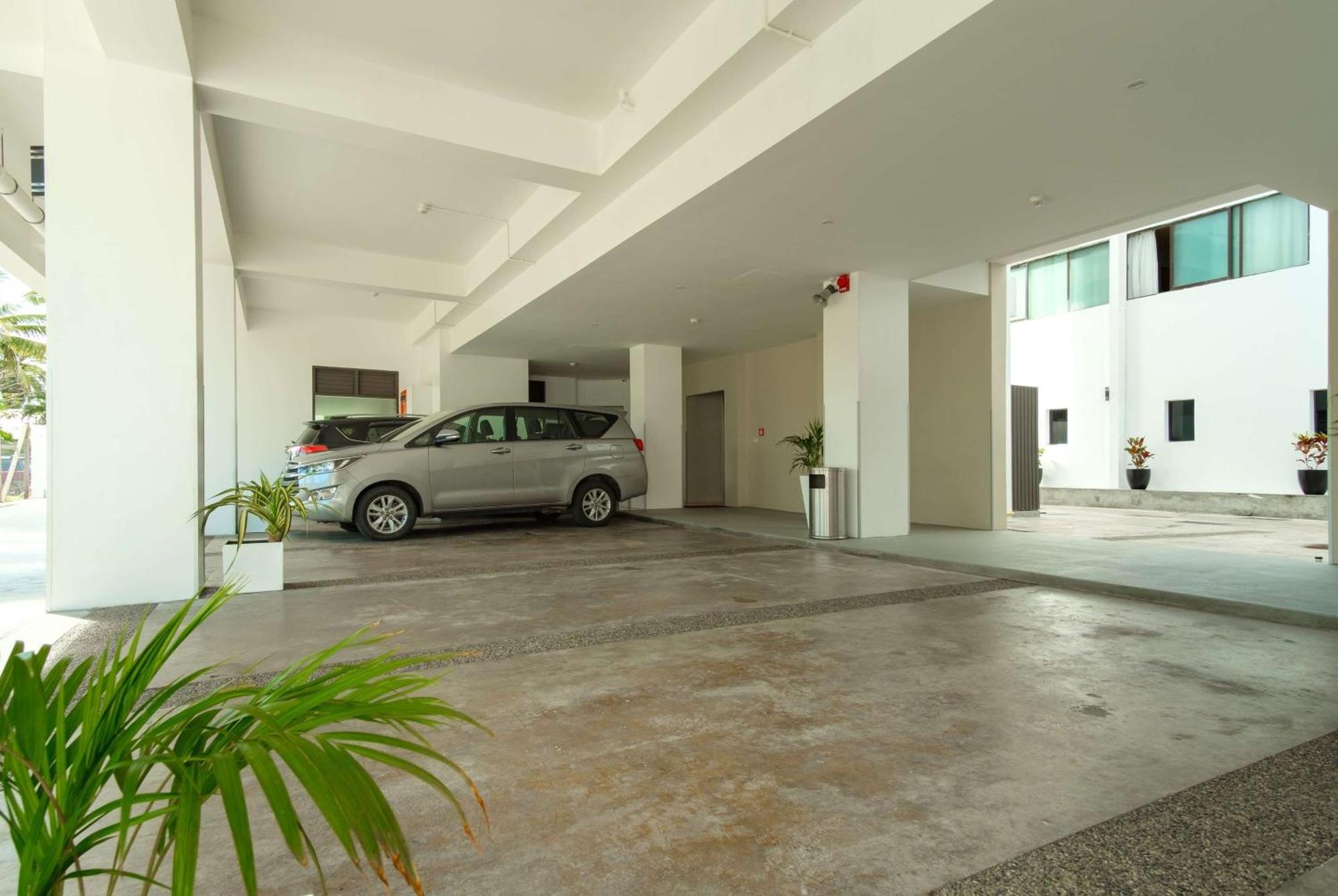 Ramada Suites By Wyndham Wailoaloa Beach Fiji Наді Екстер'єр фото