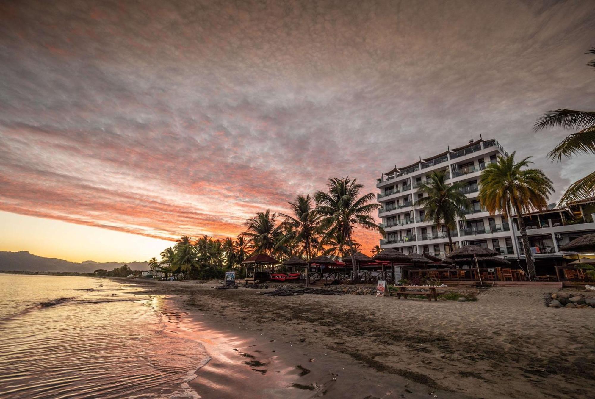 Ramada Suites By Wyndham Wailoaloa Beach Fiji Наді Екстер'єр фото