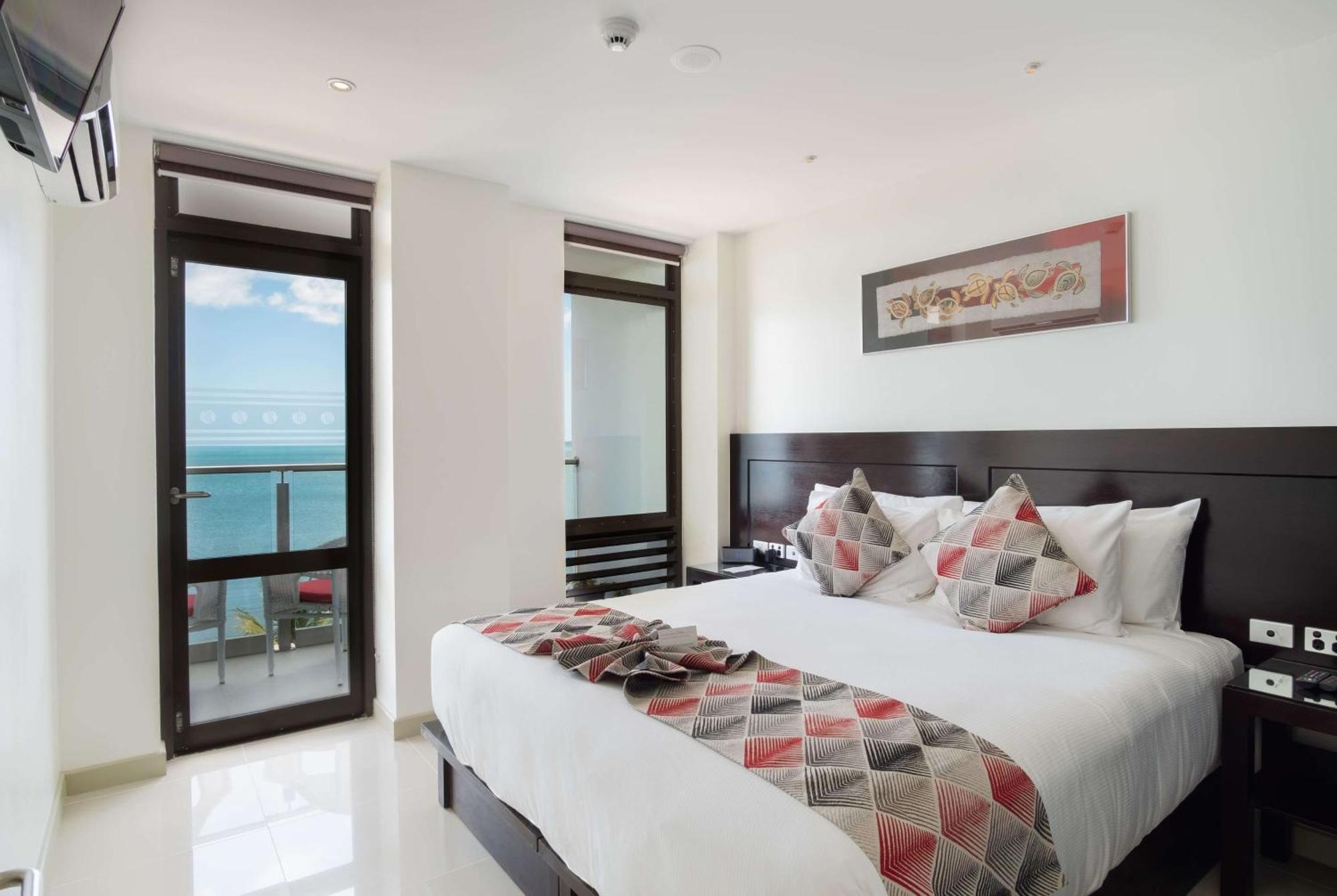 Ramada Suites By Wyndham Wailoaloa Beach Fiji Наді Екстер'єр фото