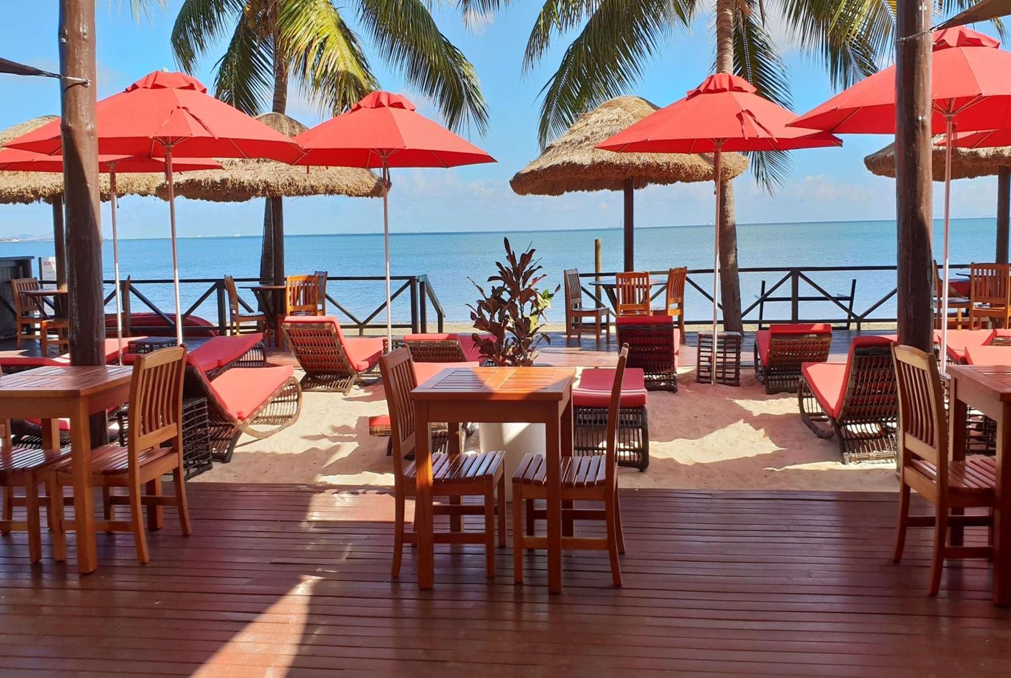Ramada Suites By Wyndham Wailoaloa Beach Fiji Наді Екстер'єр фото